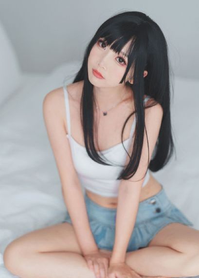 国产日日碰碰_JVID性感写真