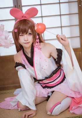 欧美丰乳翘臀美女_高清视频大全