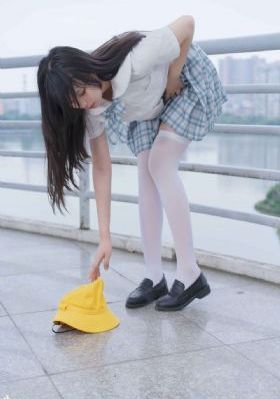 年轻女教师在线观看晓东电影院_DVD电影完整版在线观看
