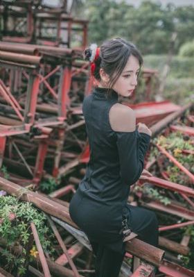 欧美恶搞街头美女_BD手机在线看
