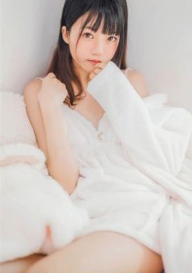 欧美性感尤物大胆翘臀视频_剧情片电影免费在线