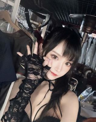 欧美超丰满美女图片_BD英语全集在线观看