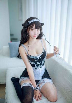欧美明星街拍驼色毛衣_无删减完整版在线观看